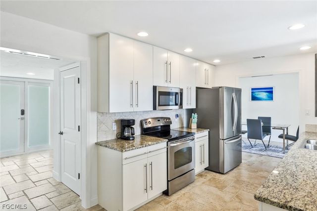 2302 SE 28th ST, Cape Coral, FL 33904