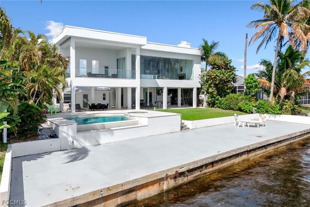 2302 SE 28th ST, Cape Coral, FL 33904