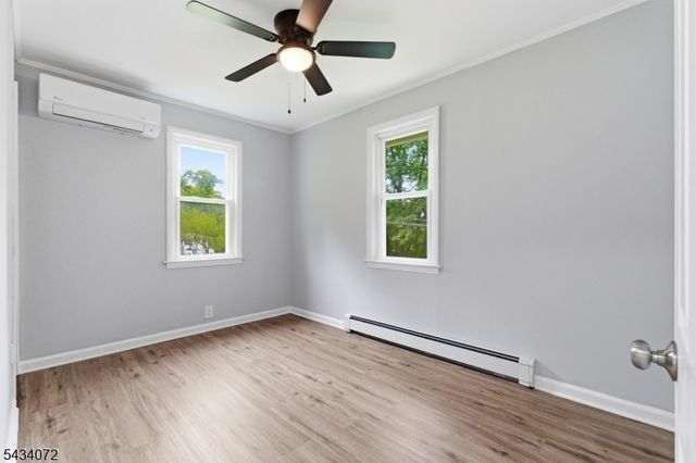 30 Chestnut Ter, Rockaway Boro, NJ 07866