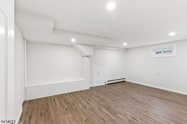 30 Chestnut Ter, Rockaway Boro, NJ 07866