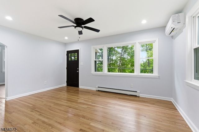 30 Chestnut Ter, Rockaway Boro, NJ 07866