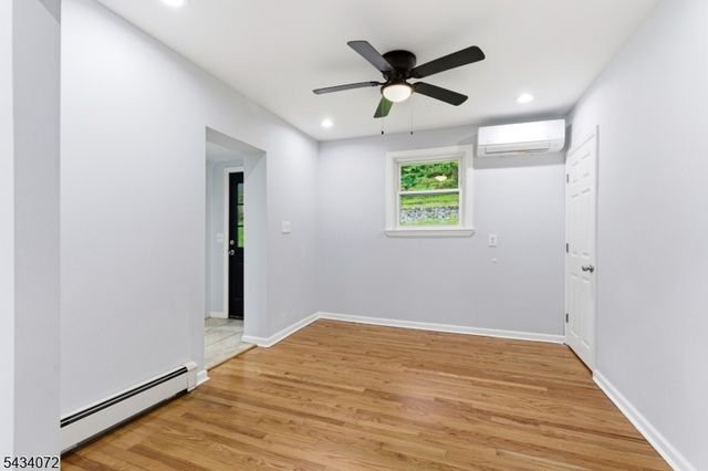 30 Chestnut Ter, Rockaway Boro, NJ 07866