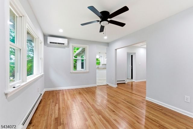 30 Chestnut Ter, Rockaway Boro, NJ 07866