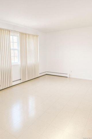 656 Post Avenue, Bellport, NY 11713