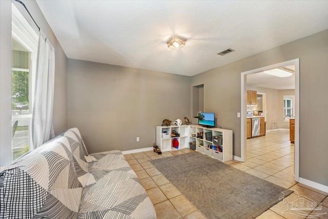 2833 Tunnel Rd, Pace, FL 32571