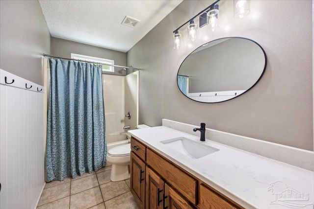 2833 Tunnel Rd, Pace, FL 32571