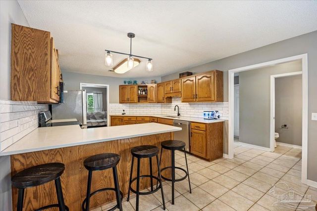 2833 Tunnel Rd, Pace, FL 32571