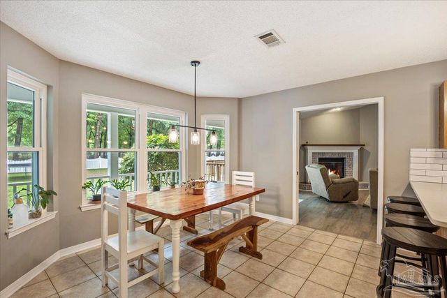 2833 Tunnel Rd, Pace, FL 32571
