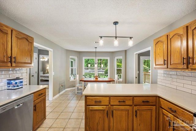 2833 Tunnel Rd, Pace, FL 32571