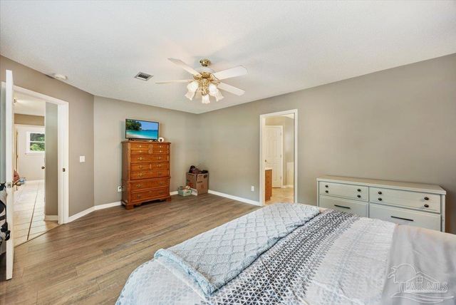 2833 Tunnel Rd, Pace, FL 32571