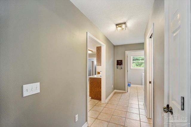 2833 Tunnel Rd, Pace, FL 32571