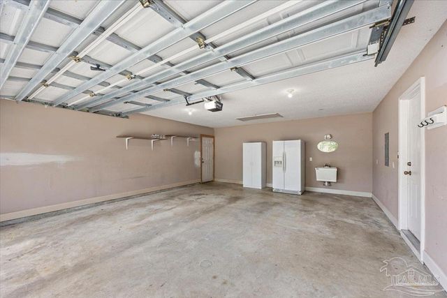 2833 Tunnel Rd, Pace, FL 32571