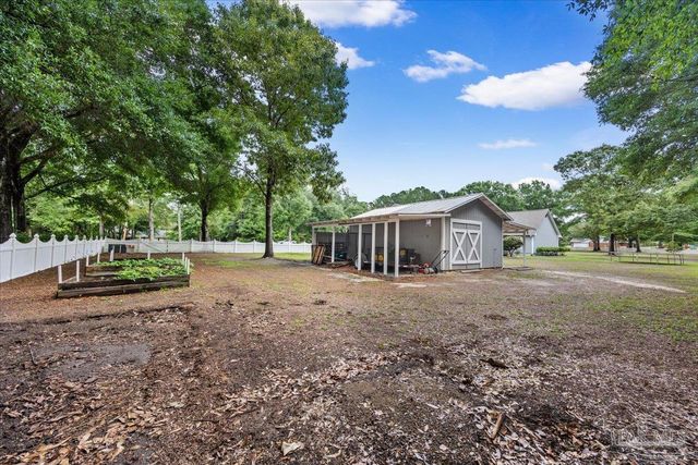 2833 Tunnel Rd, Pace, FL 32571