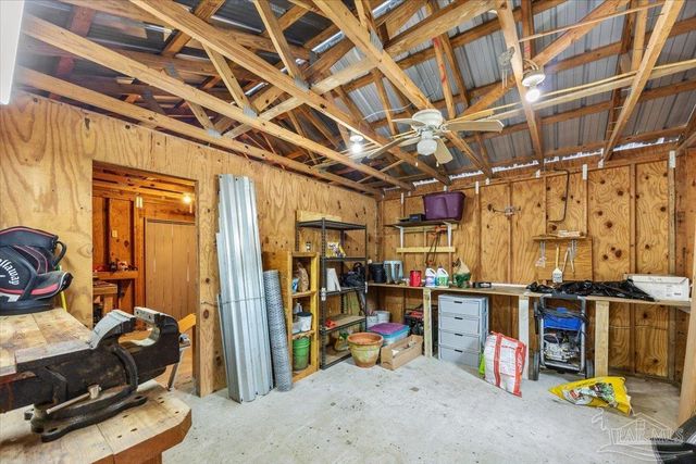2833 Tunnel Rd, Pace, FL 32571