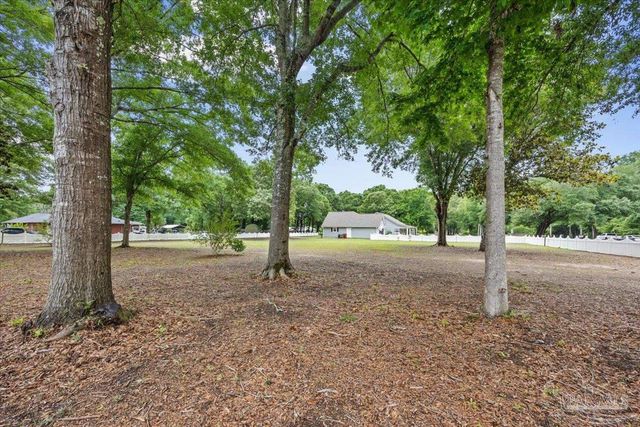 2833 Tunnel Rd, Pace, FL 32571