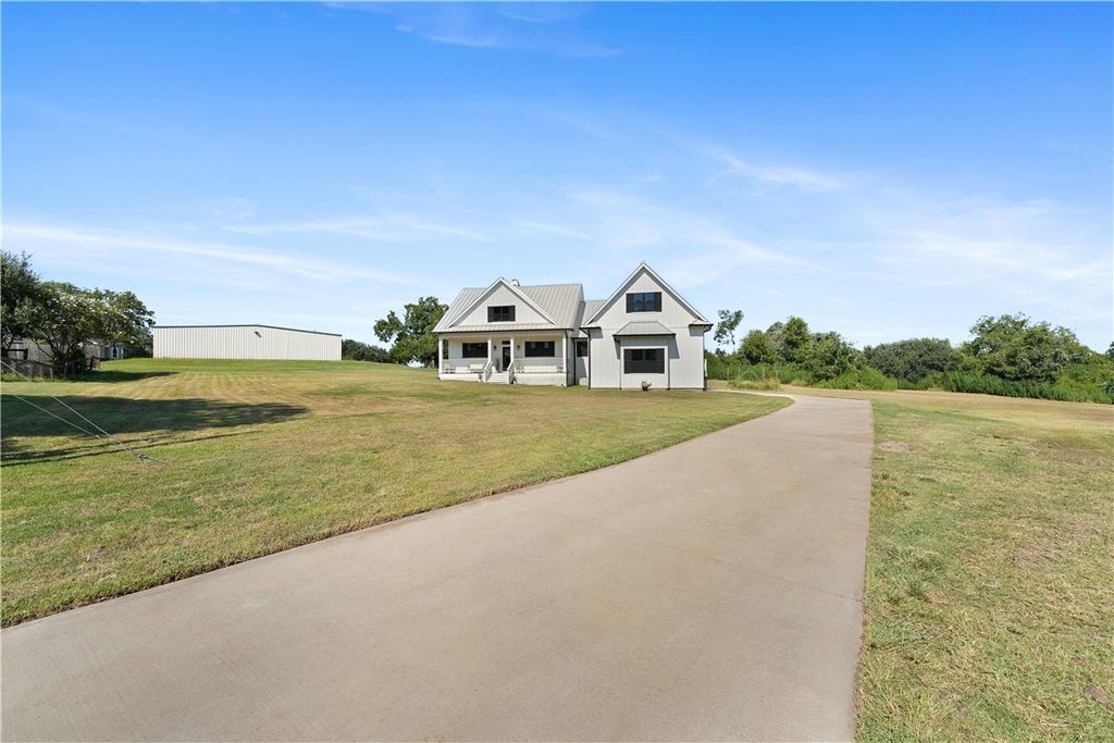 1400 Wyandotte Lane, Brenham, TX 77833