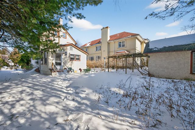 12 South Street, Great Neck, NY 11023