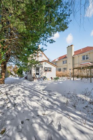 12 South Street, Great Neck, NY 11023