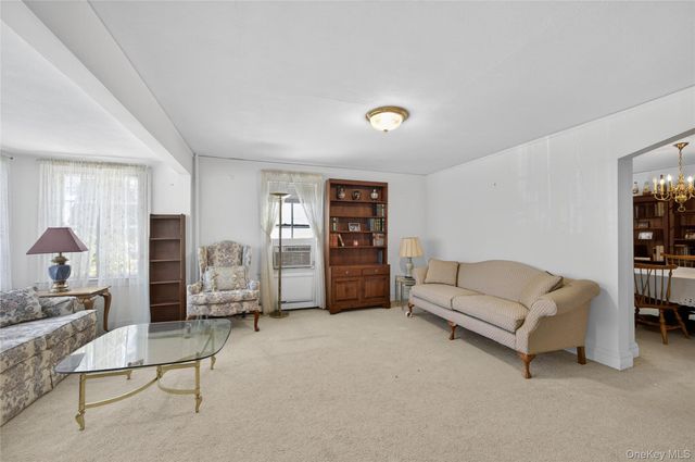 12 South Street, Great Neck, NY 11023