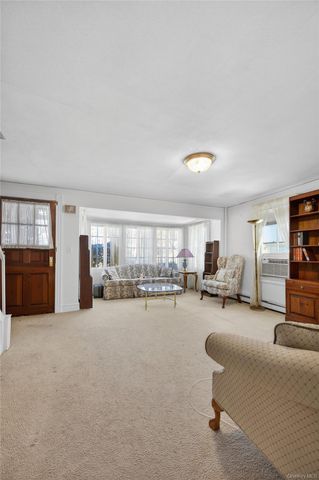 12 South Street, Great Neck, NY 11023