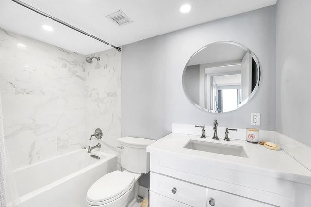 134 Lakeshore Drive 316, North Palm Beach, FL 33408