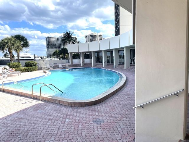 134 Lakeshore Drive 316, North Palm Beach, FL 33408