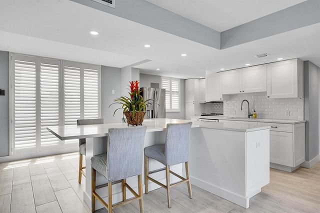 134 Lakeshore Drive 316, North Palm Beach, FL 33408
