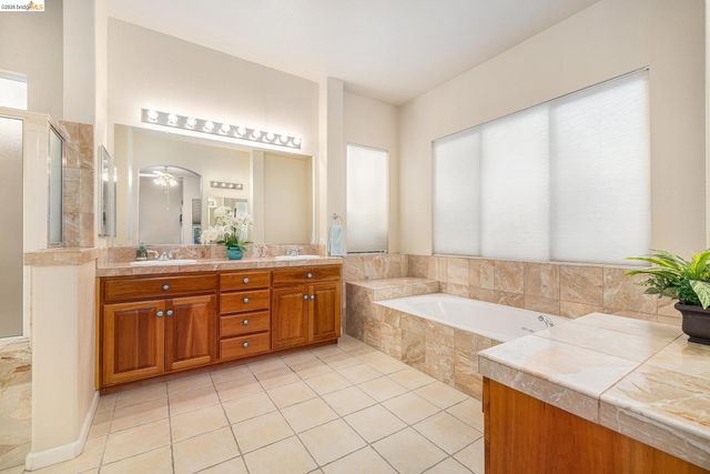 729 RICHARDSON DR, Brentwood, CA 94513