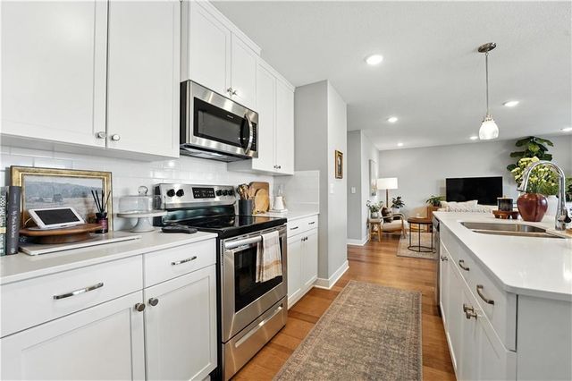 8908 SW 9th Street, Blue Springs, MO 64064