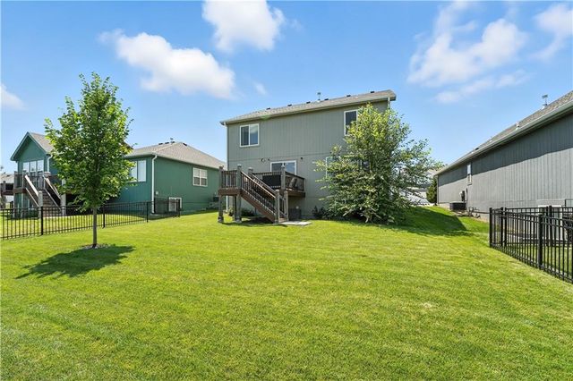 8908 SW 9th Street, Blue Springs, MO 64064