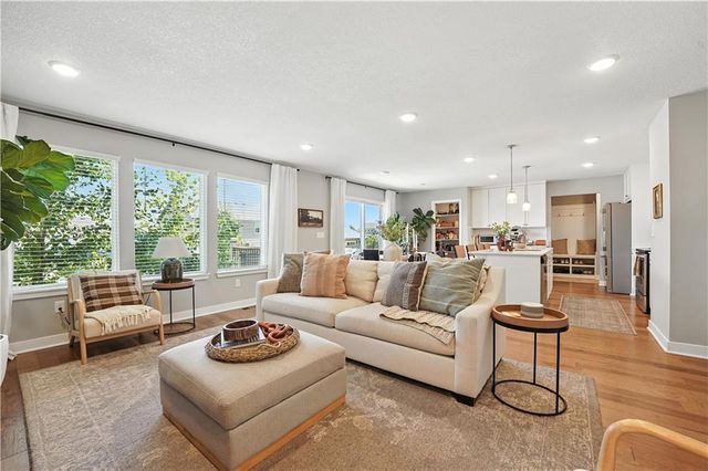 8908 SW 9th Street, Blue Springs, MO 64064