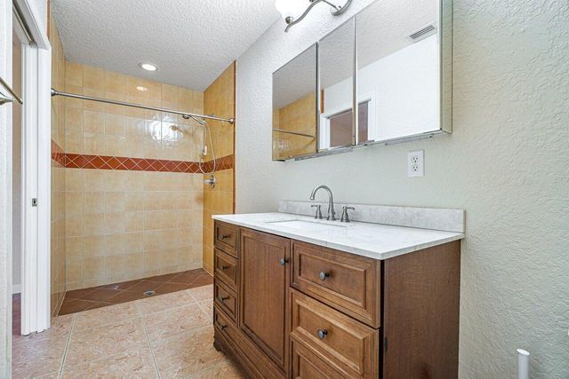 5592 1st Road, Lake Worth, FL 33467
