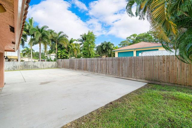 5592 1st Road, Lake Worth, FL 33467