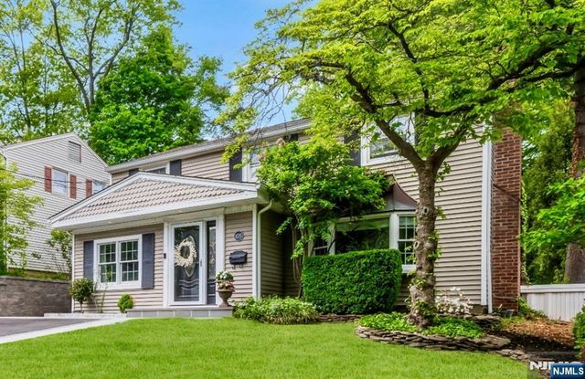 105 Bergen Avenue, Waldwick, NJ 07463