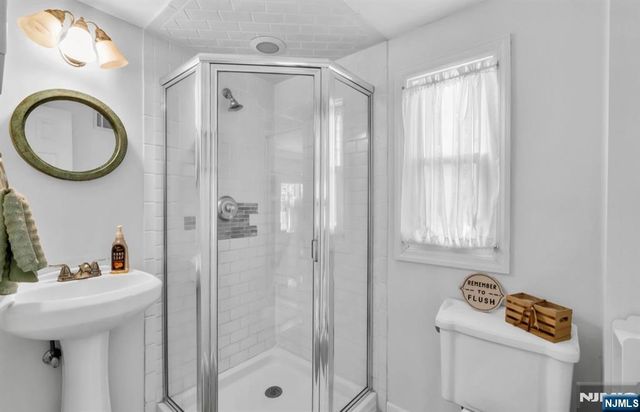 105 Bergen Avenue, Waldwick, NJ 07463