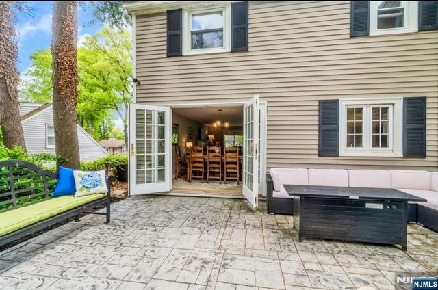 105 Bergen Avenue, Waldwick, NJ 07463