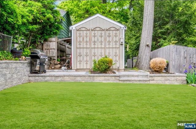 105 Bergen Avenue, Waldwick, NJ 07463