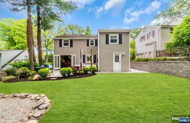 105 Bergen Avenue, Waldwick, NJ 07463
