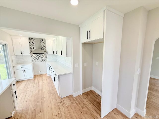 23027 Tuscany Avenue, Eastpointe, MI 48021