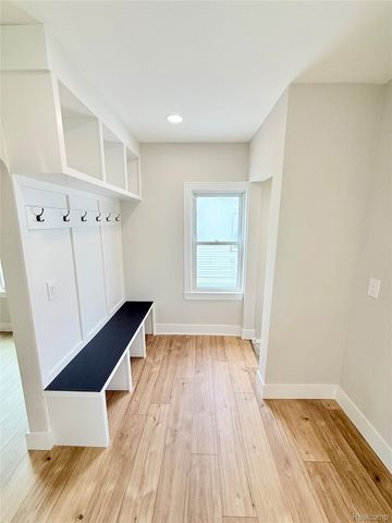 23027 Tuscany Avenue, Eastpointe, MI 48021