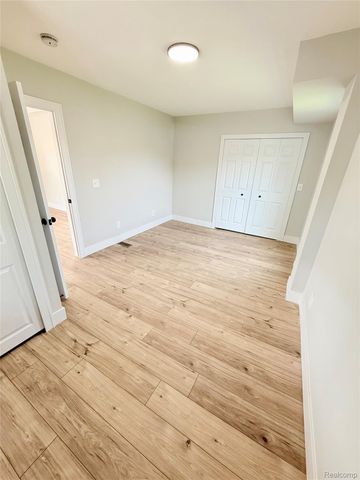 23027 Tuscany Avenue, Eastpointe, MI 48021