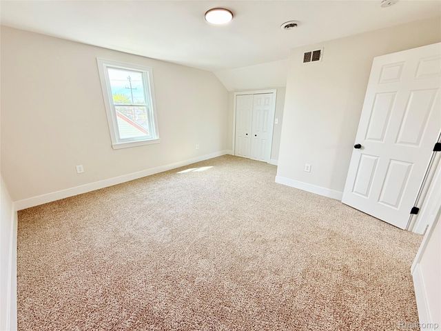 23027 Tuscany Avenue, Eastpointe, MI 48021