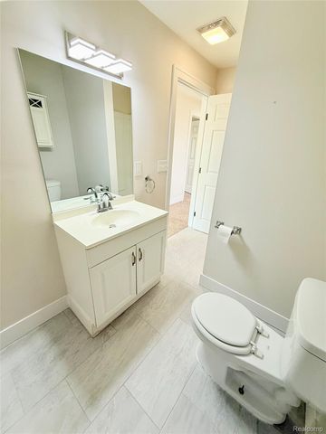 23027 Tuscany Avenue, Eastpointe, MI 48021