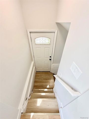 23027 Tuscany Avenue, Eastpointe, MI 48021