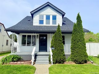 23027 Tuscany Avenue, Eastpointe, MI 48021