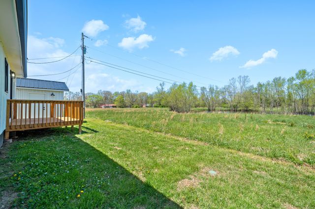 2911 Woodlawn Park Rd, Woodlawn, TN 37191