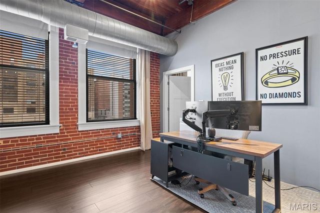 703 N 13 307, St Louis, MO 63103