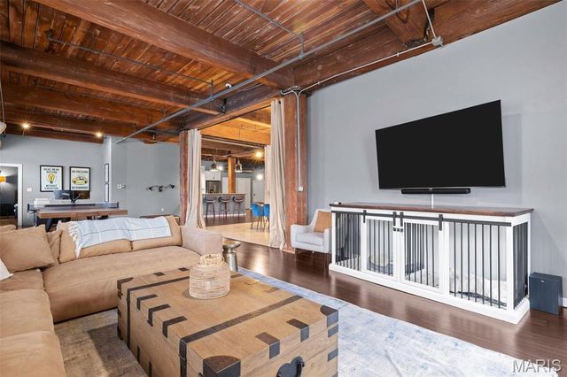 703 N 13 307, St Louis, MO 63103