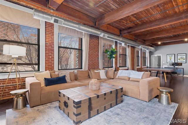 703 N 13 307, St Louis, MO 63103