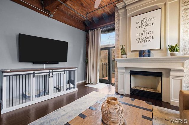 703 N 13 307, St Louis, MO 63103